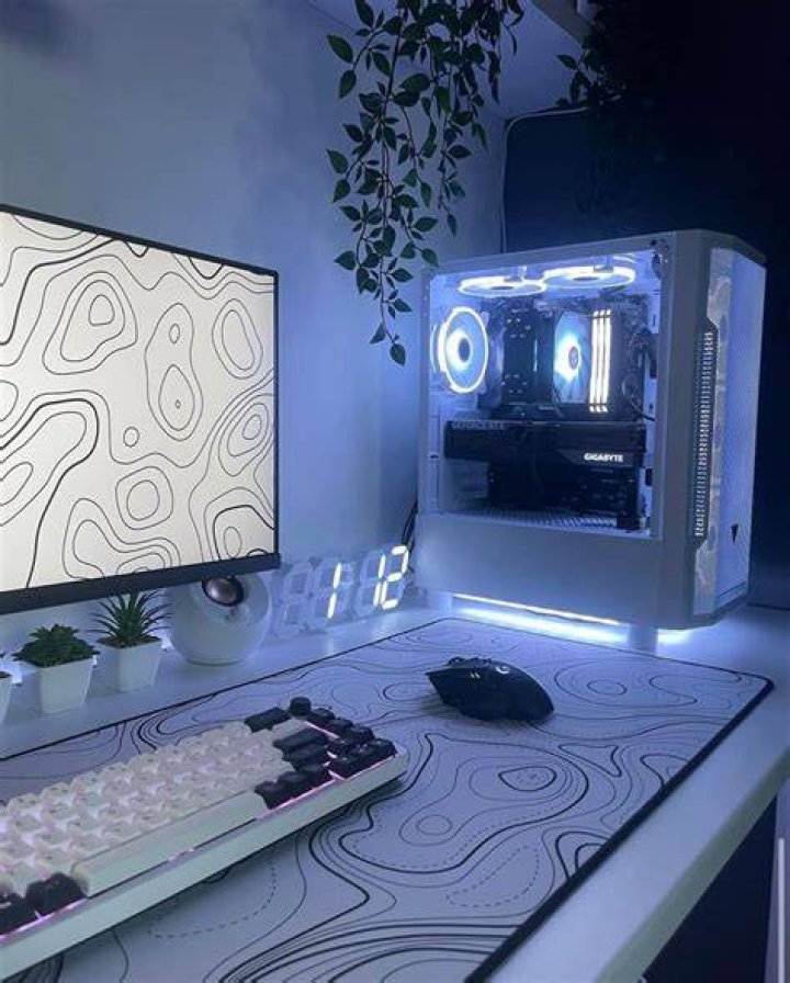 Best White Gaming Setup and Accessories