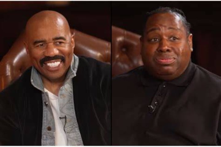 Bruce Smith Causes Steve Harvey To Lose It On Family Feud 1