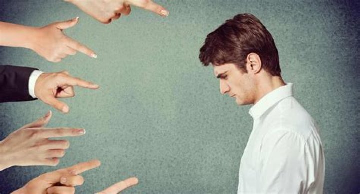 how to accuse someone among us chat