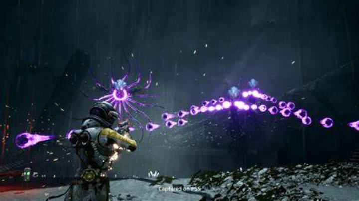 How to Switch or Change Weapons in Returnal