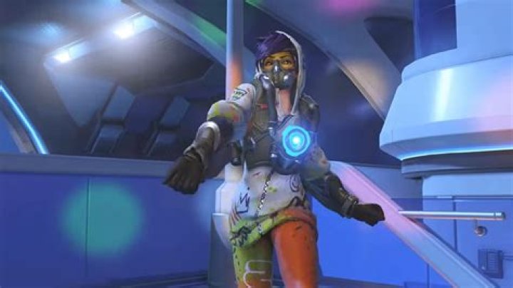 When are Overwatch 1 servers being shut down?